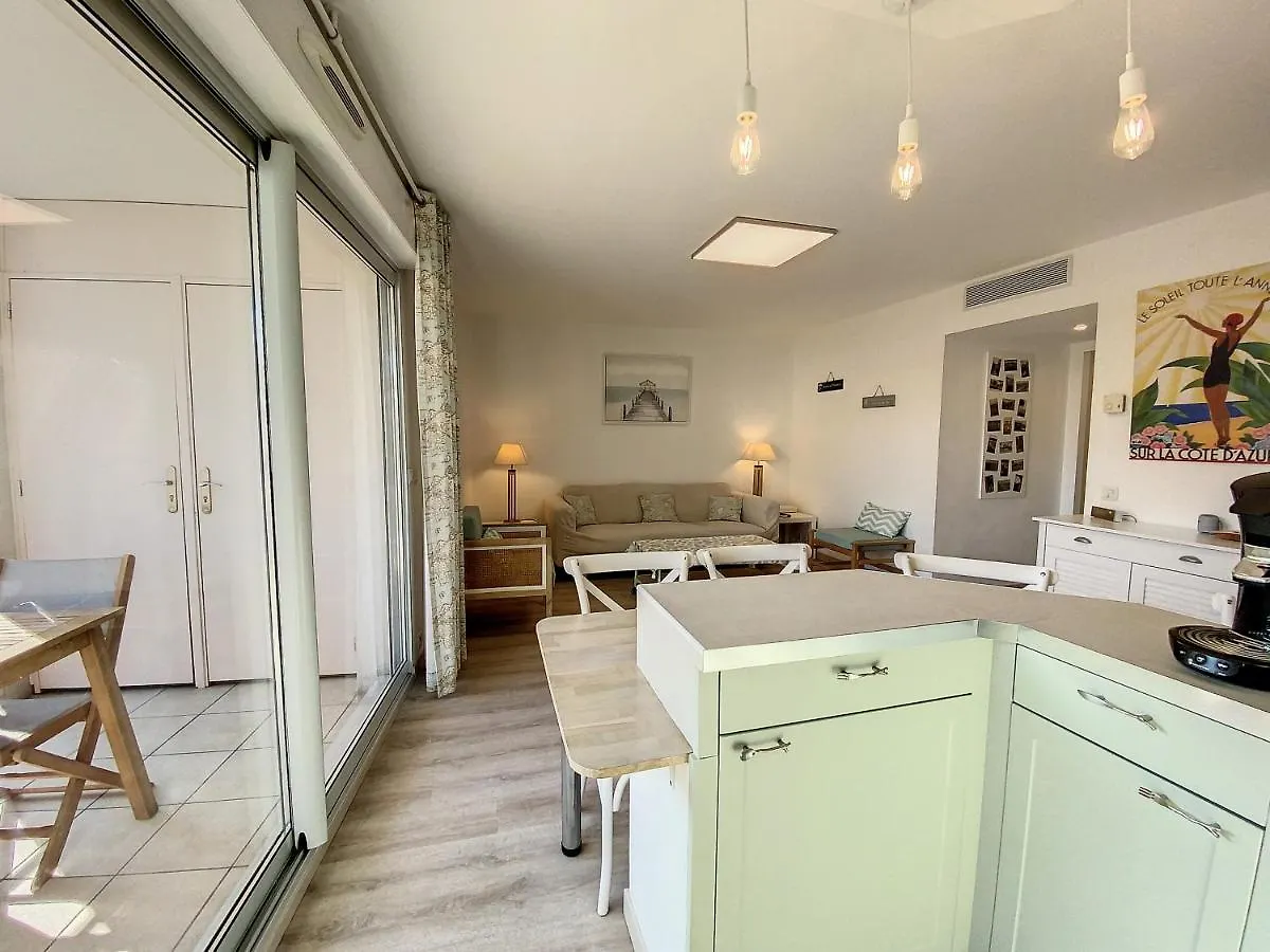 A303- Appartement 3 Pieces 4 Personnes- Le Crystal 滨海卡涅 公寓